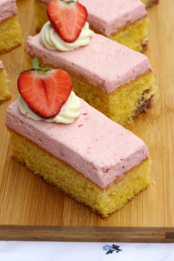 aardbeienbavarois cake